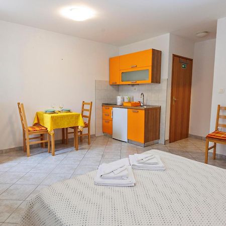 Apartments Baricevic โบล ภายนอก รูปภาพ