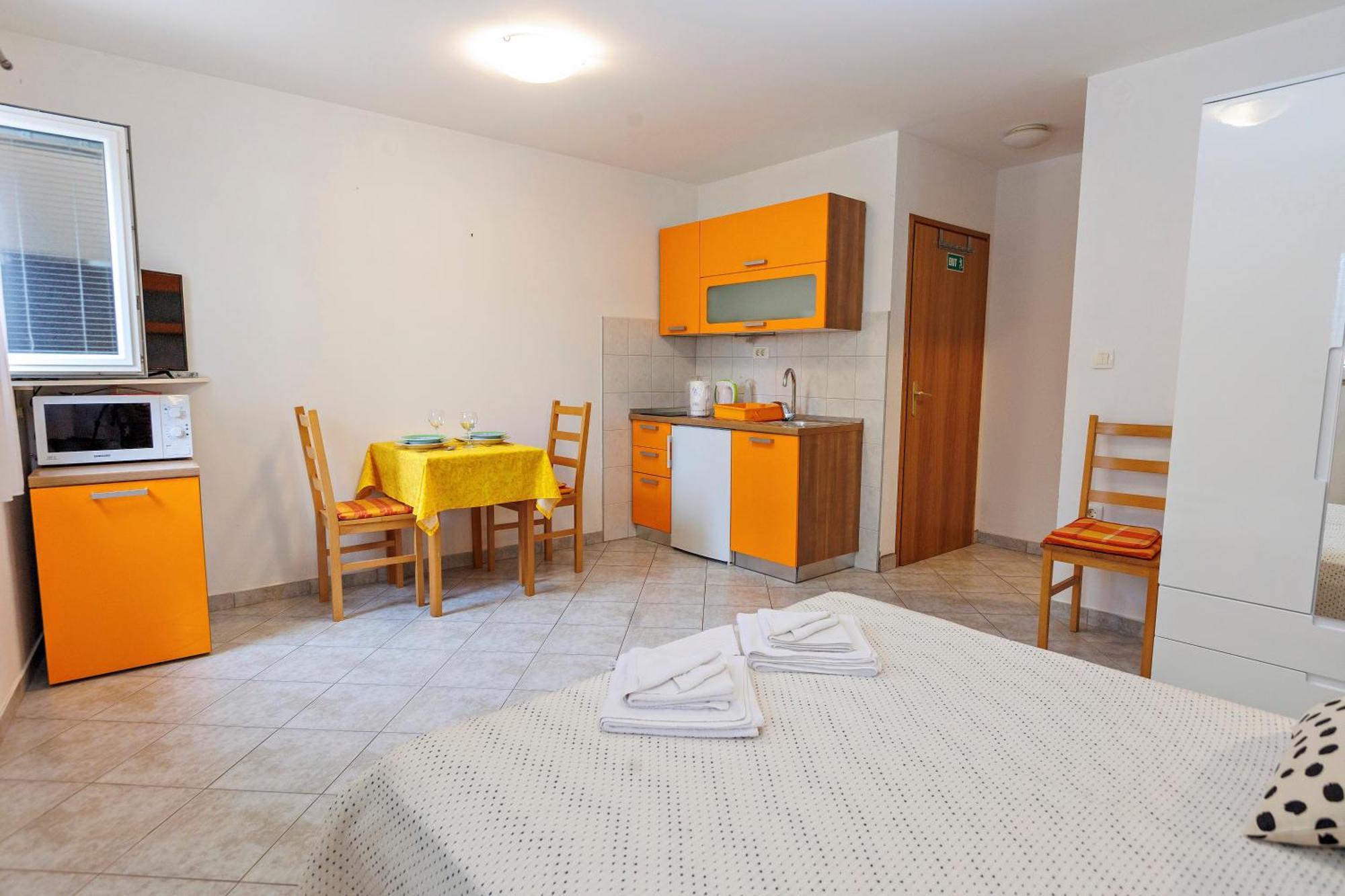Apartments Baricevic โบล ภายนอก รูปภาพ